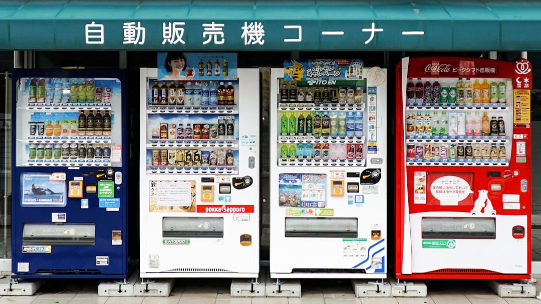 Japan-Reise Kosten - japanische Getränkeautomaten auf der Straße
