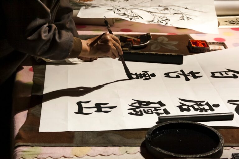 Japanische Zahlen - Kanji-Schriftzeichen mit Pinsel geschrieben